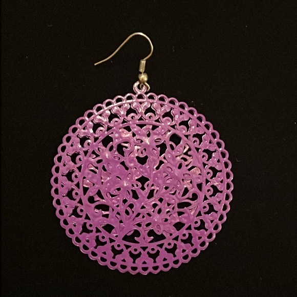 Purple Lace-like Round Dangly  Earrings - Picture 4 of 17